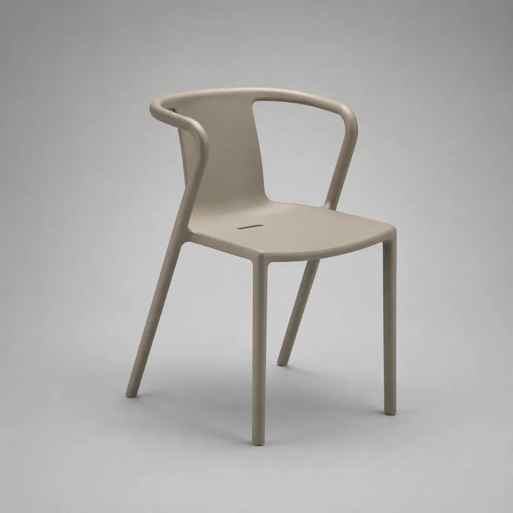 Sedia da pranzo con braccioli in polipropilene beige struttura monoblocco 56x55x78 cm forma arrotondata