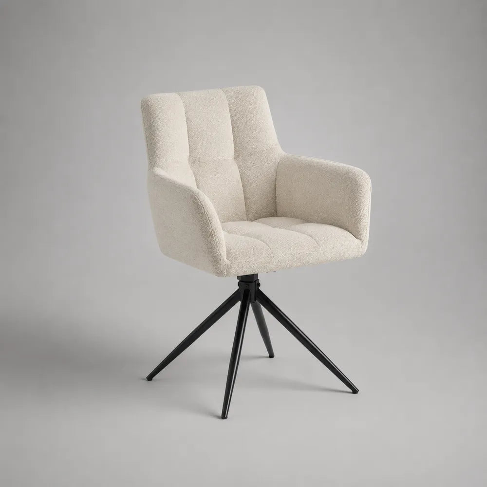 Poltroncina da pranzo imbottita in tessuto bouclé beige con braccioli e base girevole in acciaio nero 62 x 60 x 82 cm